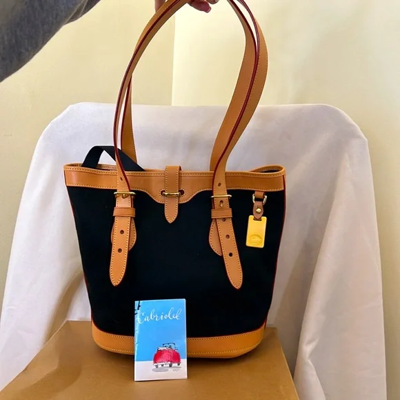 Dooney & Bourke Cabriolet Canvas and Leather Bucket Bag Vintage NWT - Picture 4 of 15